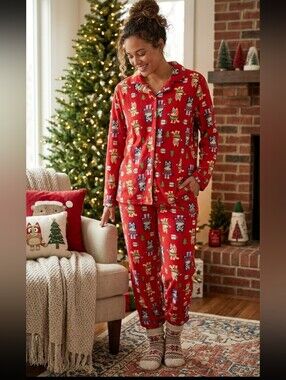 ​Bluey Christmas Pajama Set Womens Large Red Fleece Holiday Lounge Sleepwear